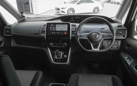 Nissan Serena IV, 2018 год, 1 999 000 рублей, 6 фотография