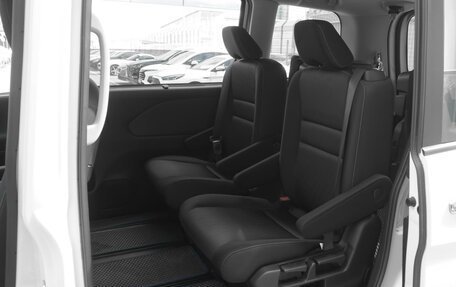 Nissan Serena IV, 2018 год, 1 999 000 рублей, 7 фотография