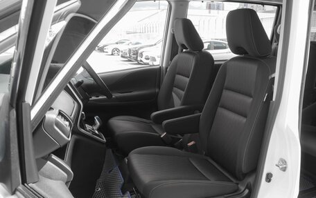 Nissan Serena IV, 2018 год, 1 999 000 рублей, 8 фотография