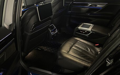 BMW 7 серия, 2019 год, 5 900 000 рублей, 11 фотография