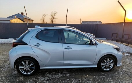Toyota Yaris, 2020 год, 1 155 000 рублей, 9 фотография