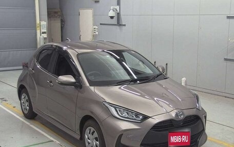 Toyota Yaris, 2022 год, 1 170 000 рублей, 1 фотография