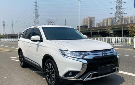 Mitsubishi Outlander III рестайлинг 3, 2021 год, 1 890 500 рублей, 1 фотография