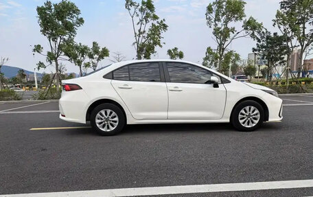 Toyota Corolla, 2022 год, 1 200 000 рублей, 4 фотография