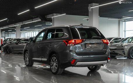 Mitsubishi Outlander III рестайлинг 3, 2018 год, 1 930 000 рублей, 5 фотография