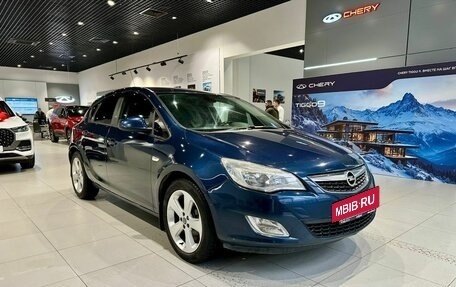 Opel Astra J, 2010 год, 640 000 рублей, 3 фотография