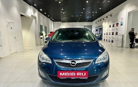 Opel Astra J, 2010 год, 640 000 рублей, 2 фотография