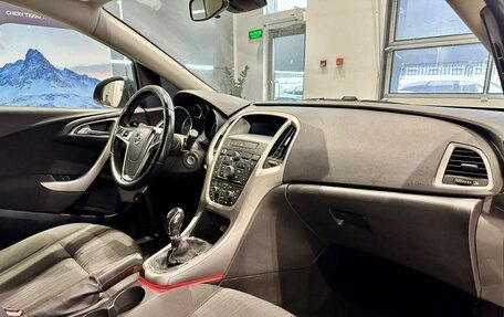 Opel Astra J, 2010 год, 640 000 рублей, 11 фотография