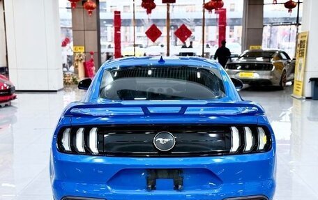 Ford Mustang VI рестайлинг, 2021 год, 4 466 861 рублей, 6 фотография