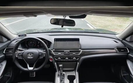 Honda Accord IX рестайлинг, 2022 год, 1 850 000 рублей, 14 фотография