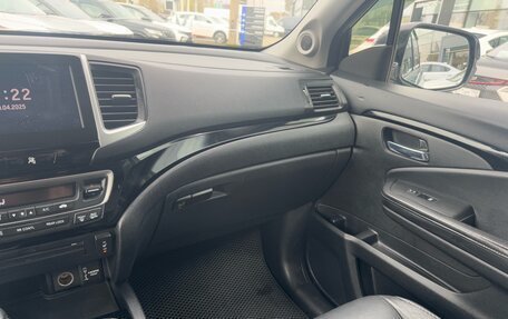 Honda Pilot III рестайлинг, 2018 год, 2 849 000 рублей, 9 фотография