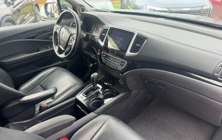 Honda Pilot III рестайлинг, 2018 год, 2 849 000 рублей, 12 фотография