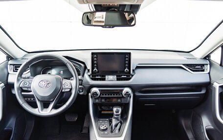 Toyota RAV4, 2022 год, 3 790 000 рублей, 10 фотография