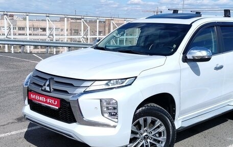 Mitsubishi Pajero Sport III рестайлинг, 2020 год, 3 629 000 рублей, 3 фотография