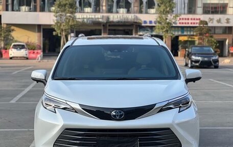 Toyota Sienna, 2021 год, 4 739 438 рублей, 4 фотография
