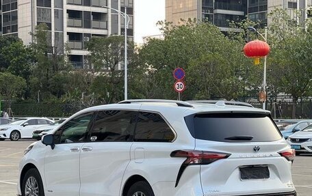 Toyota Sienna, 2021 год, 4 739 438 рублей, 6 фотография