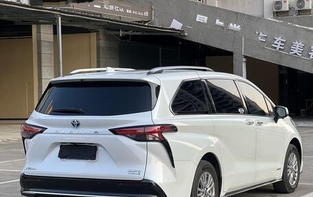 Toyota Sienna, 2021 год, 4 739 438 рублей, 5 фотография