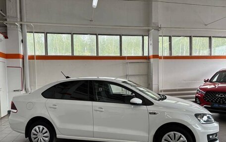 Volkswagen Polo VI (EU Market), 2018 год, 1 000 000 рублей, 4 фотография