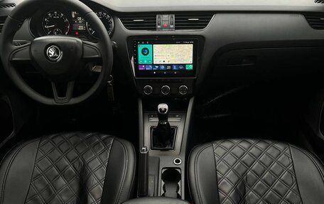 Skoda Octavia, 2017 год, 997 000 рублей, 12 фотография