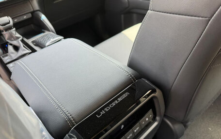 Toyota Land Cruiser Prado, 2024 год, 6 700 000 рублей, 9 фотография