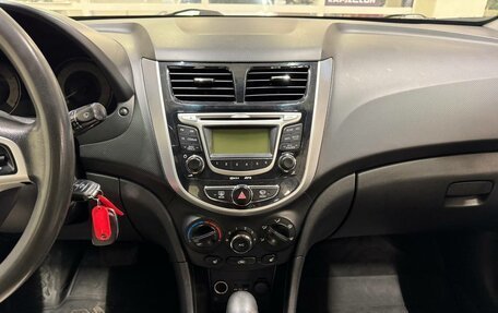 Hyundai Solaris II рестайлинг, 2013 год, 940 000 рублей, 12 фотография