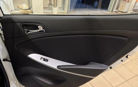 Hyundai Solaris II рестайлинг, 2013 год, 940 000 рублей, 17 фотография