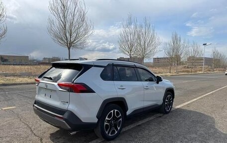 Toyota RAV4, 2021 год, 2 820 000 рублей, 7 фотография