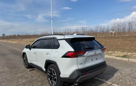 Toyota RAV4, 2021 год, 2 820 000 рублей, 3 фотография