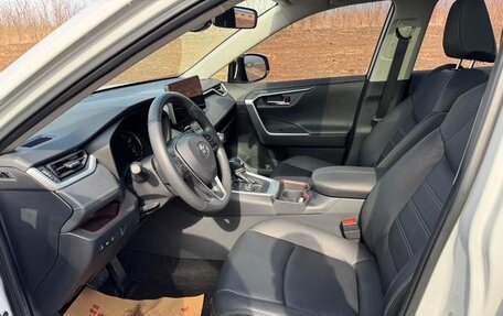 Toyota RAV4, 2021 год, 2 820 000 рублей, 11 фотография