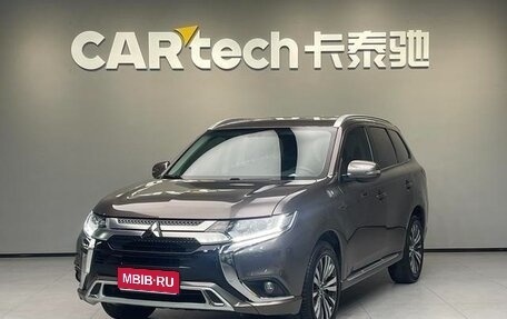 Mitsubishi Outlander III рестайлинг 3, 2021 год, 1 950 012 рублей, 1 фотография