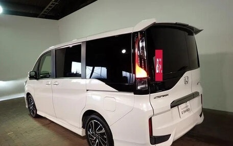 Honda Stepwgn IV, 2021 год, 1 750 888 рублей, 3 фотография
