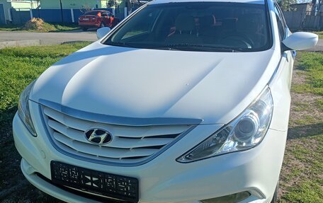 Hyundai Sonata VI, 2012 год, 1 100 000 рублей, 1 фотография