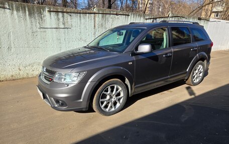 Dodge Journey I, 2012 год, 1 750 000 рублей, 2 фотография