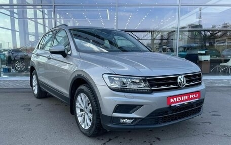 Volkswagen Tiguan II, 2019 год, 2 470 000 рублей, 2 фотография