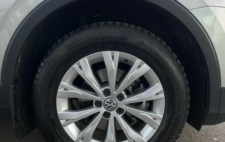 Volkswagen Tiguan II, 2019 год, 2 470 000 рублей, 8 фотография
