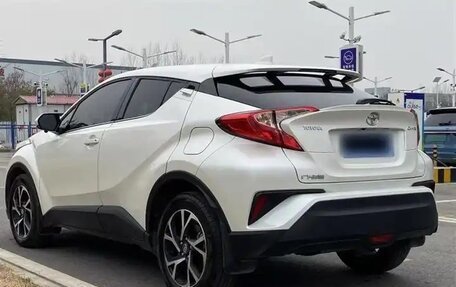 Toyota C-HR I рестайлинг, 2021 год, 2 000 000 рублей, 7 фотография