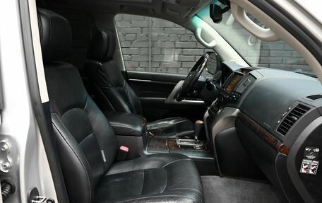 Toyota Land Cruiser 200, 2011 год, 3 240 000 рублей, 10 фотография