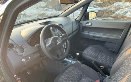 Mitsubishi Colt VI рестайлинг, 2004 год, 330 000 рублей, 4 фотография
