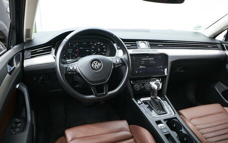 Volkswagen Passat B8 рестайлинг, 2018 год, 2 399 000 рублей, 8 фотография