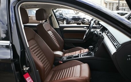 Volkswagen Passat B8 рестайлинг, 2018 год, 2 399 000 рублей, 10 фотография