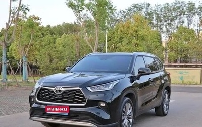 Toyota Highlander, 2022 год, 3 000 000 рублей, 1 фотография
