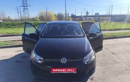 Volkswagen Polo VI (EU Market), 2013 год, 850 000 рублей, 1 фотография