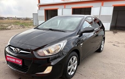 Hyundai Solaris II рестайлинг, 2013 год, 880 000 рублей, 1 фотография