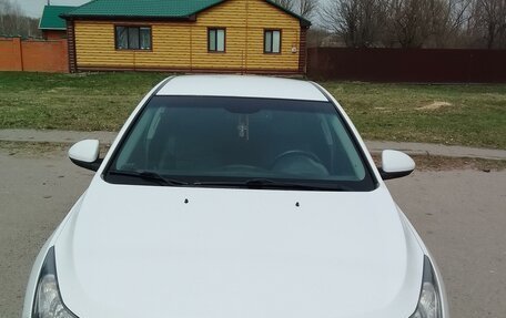 Chevrolet Cruze II, 2010 год, 600 000 рублей, 3 фотография