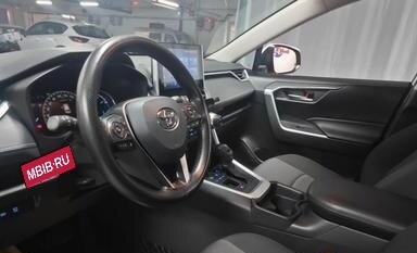 Toyota RAV4, 2022 год, 2 740 000 рублей, 3 фотография