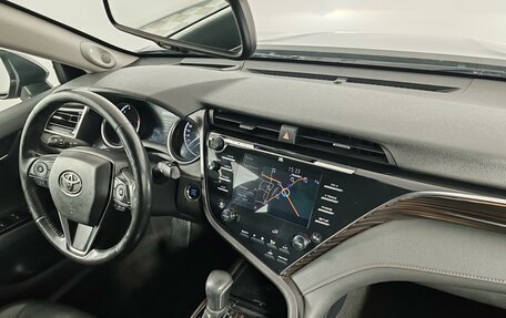 Toyota Camry, 2019 год, 2 375 000 рублей, 11 фотография