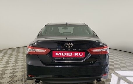 Toyota Camry, 2019 год, 2 375 000 рублей, 6 фотография