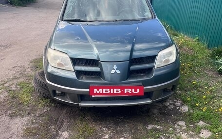 Mitsubishi Outlander III рестайлинг 3, 2006 год, 330 000 рублей, 2 фотография