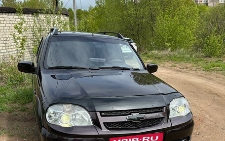 Chevrolet Niva I рестайлинг, 2010 год, 620 000 рублей, 3 фотография
