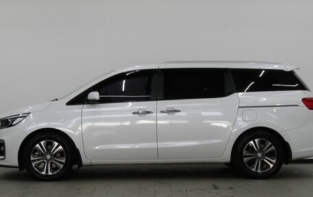KIA Carnival III, 2019 год, 2 915 000 рублей, 2 фотография